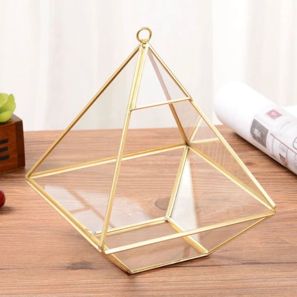 Gold Diamond/Pyramid Jewellery Holder